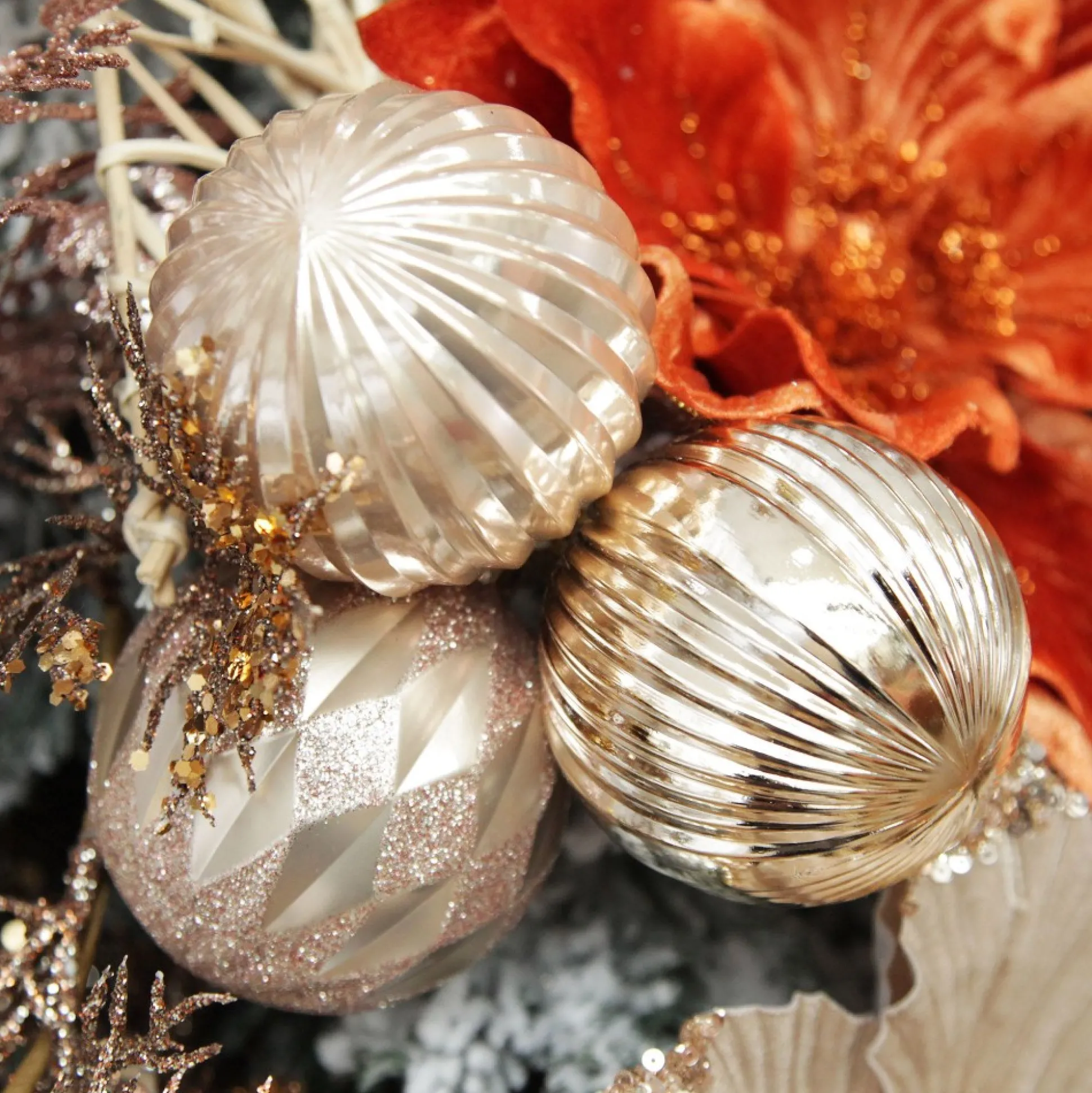 Assorted Decorative Pink Shatterproof Christmas Baubles - Set of 6 Christmas Bauble Sets|