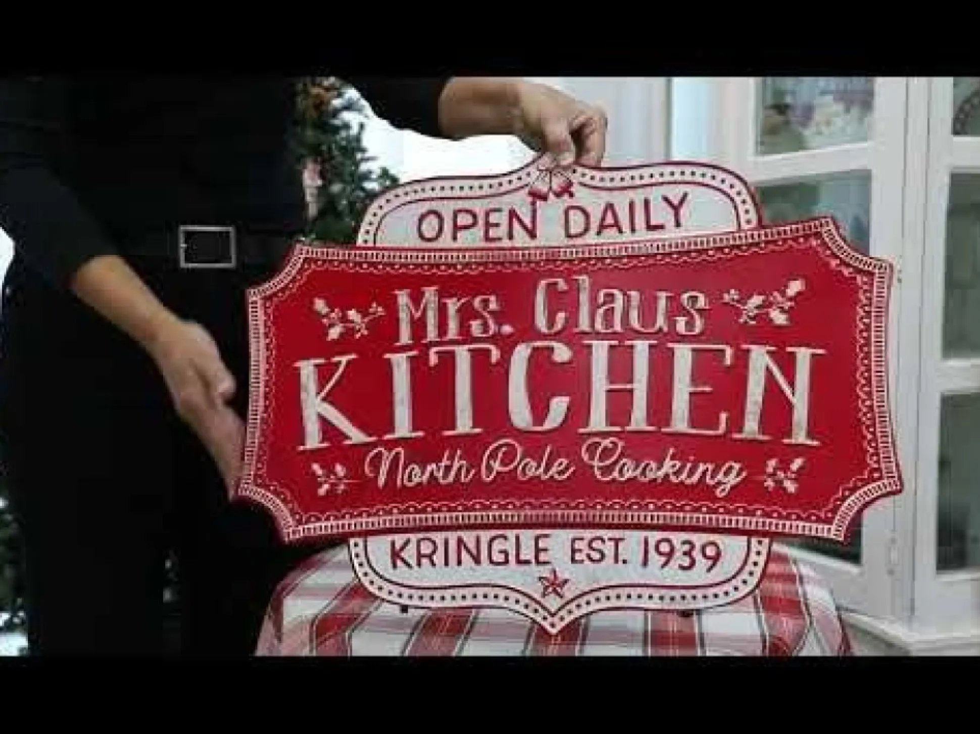 Mrs Claus Kitchen Retro Metal Christmas Sign Wall Hangings And Signs|